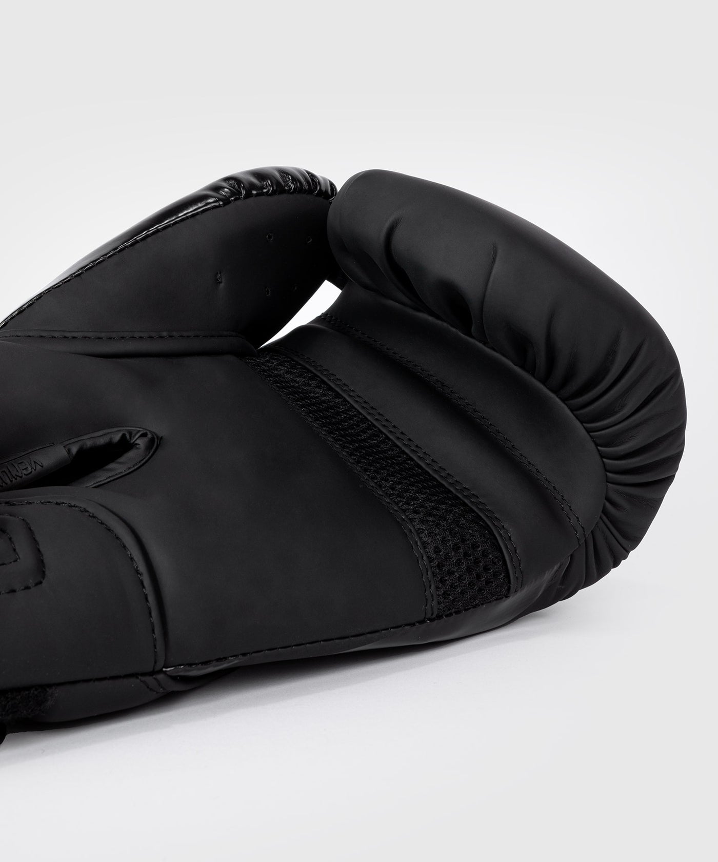 כפפות איגרוף Venum Challenger 4.0 Boxing Gloves - Black/Black