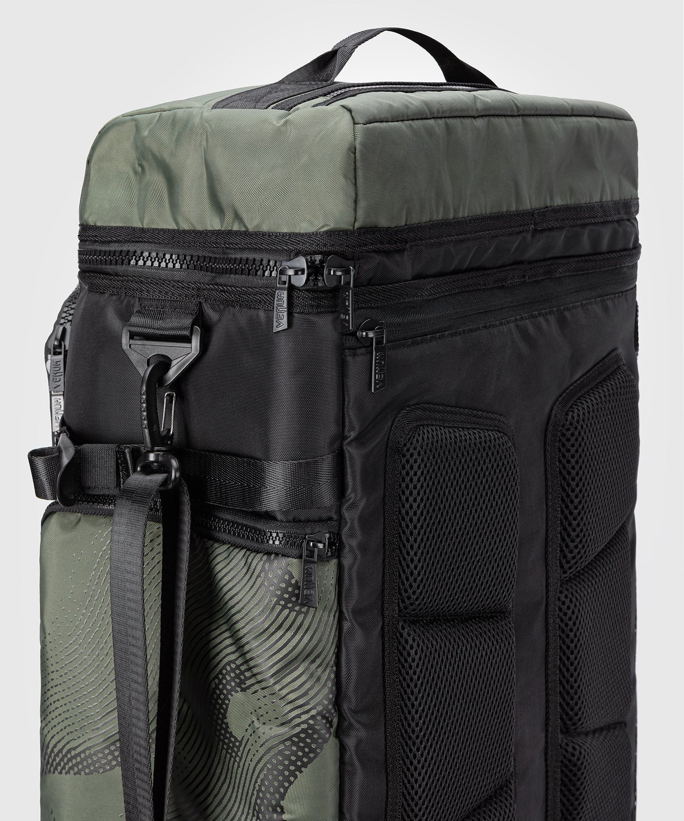 תיק ספורט Venum Trainer Hybrid sports bag