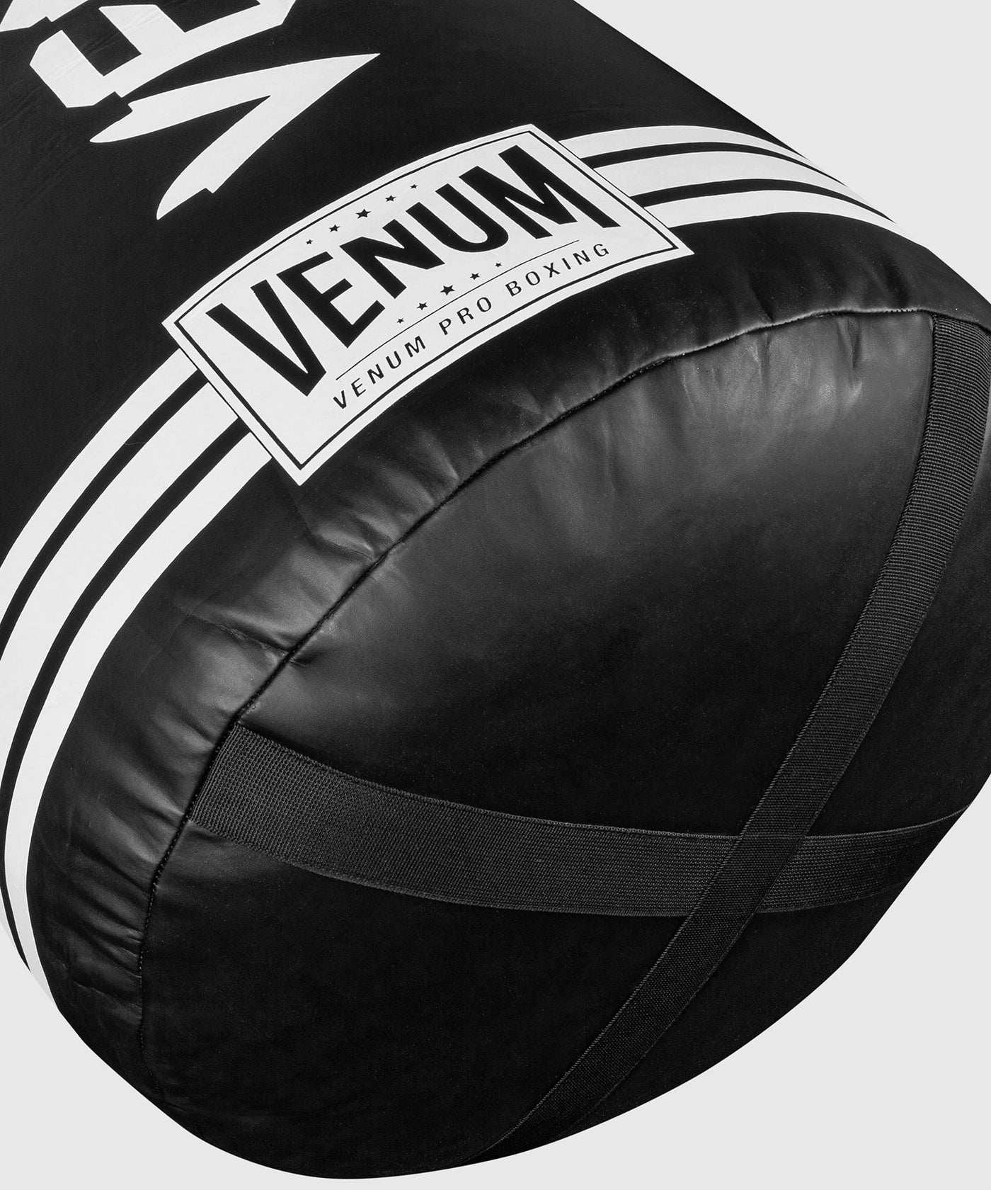 שק איגרוף Venum Hurricane Heavy Punch Bag - Black/White
