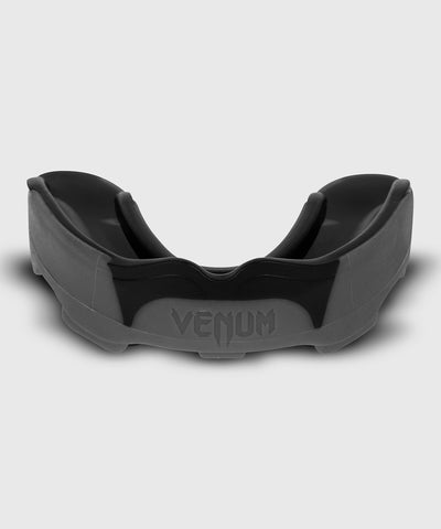 מגן שיניים במגוון צבעים Venum Predator Mouthguard