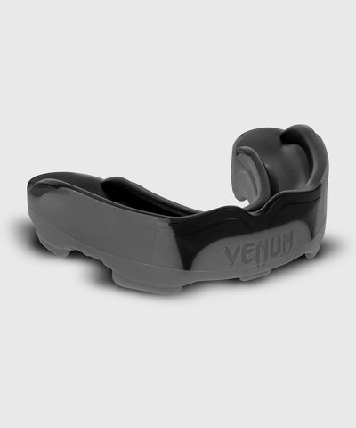 מגן שיניים במגוון צבעים Venum Predator Mouthguard