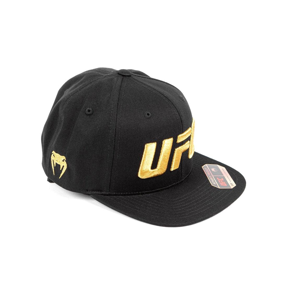 כובע מצחייה שחור-זהב UFC Authentic Fight Night-®VENUM-בש גל - ציוד ספורט