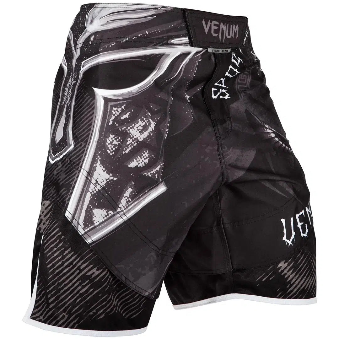 מכנסי לחימה, שחור-לבן Gladiator 3.0 Fightshorts - Black-White-®VENUM-בש גל - ציוד ספורט