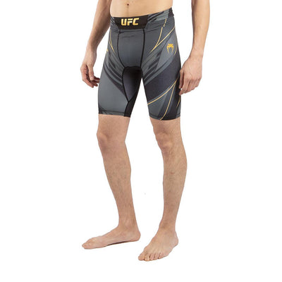 מכנסי טייץ קצר, שחור-זהב UFC Pro Line-®VENUM-בש גל - ציוד ספורט